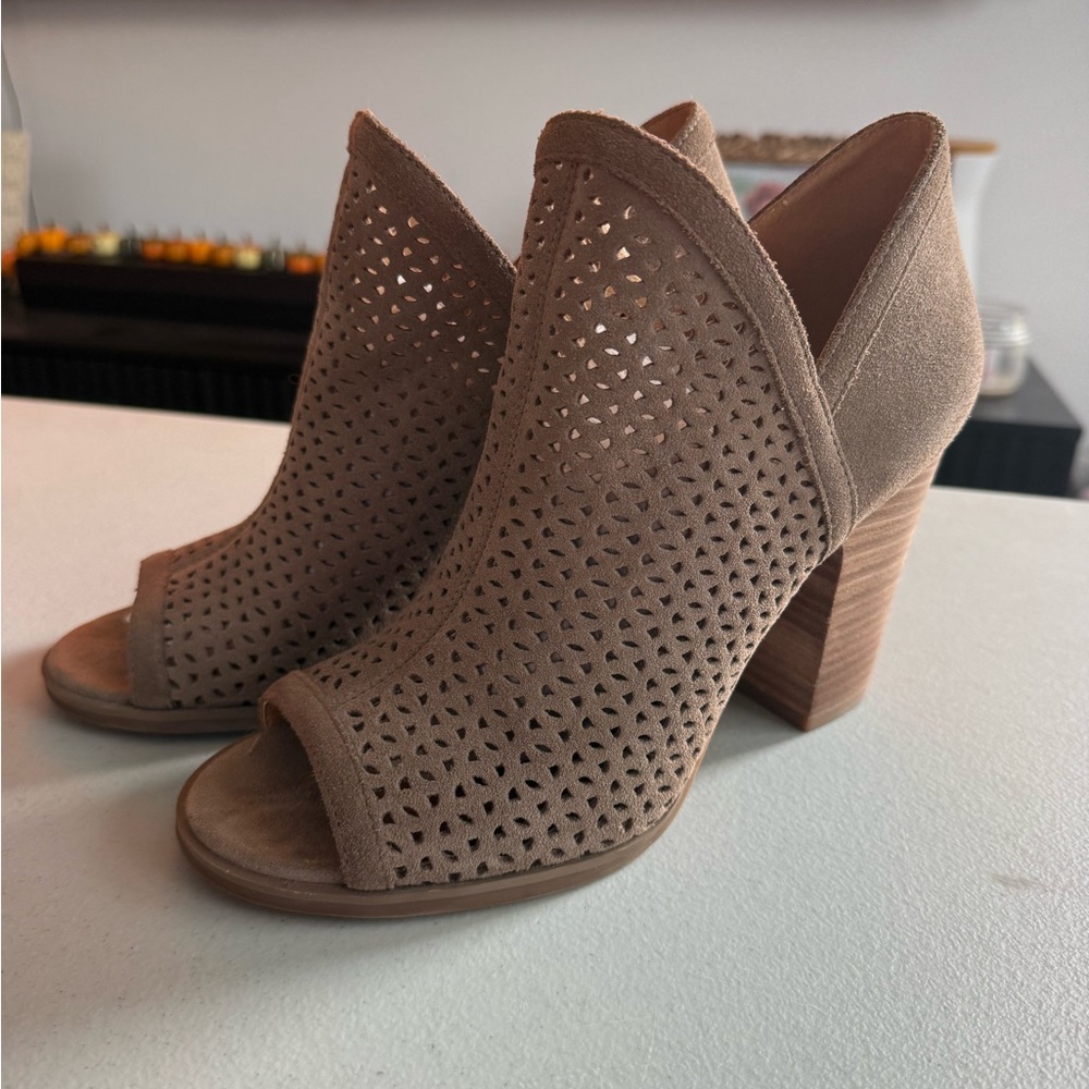 Lucky Brand Tan Ankle Booties